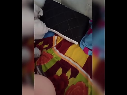 ❤️ Moja sostanovalka ostane sama doma, ker gre njen mož na počitnice, jaz pa izkoristim priložnost, da jo pofukam in ji napolnim rit z mlekom Pravi pornič pri nas